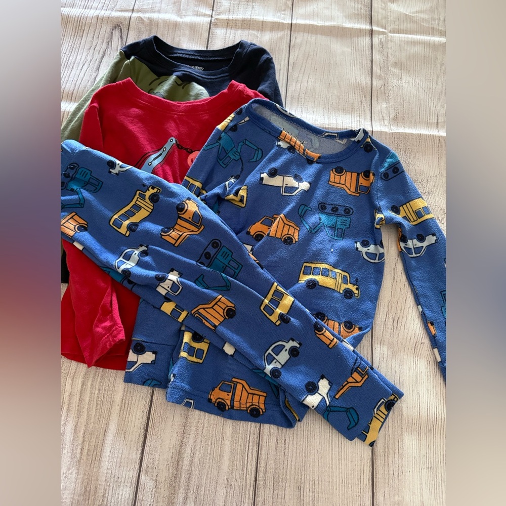 Boys 3T Pajamas Bundle 2 Tops and 1 PJ Set